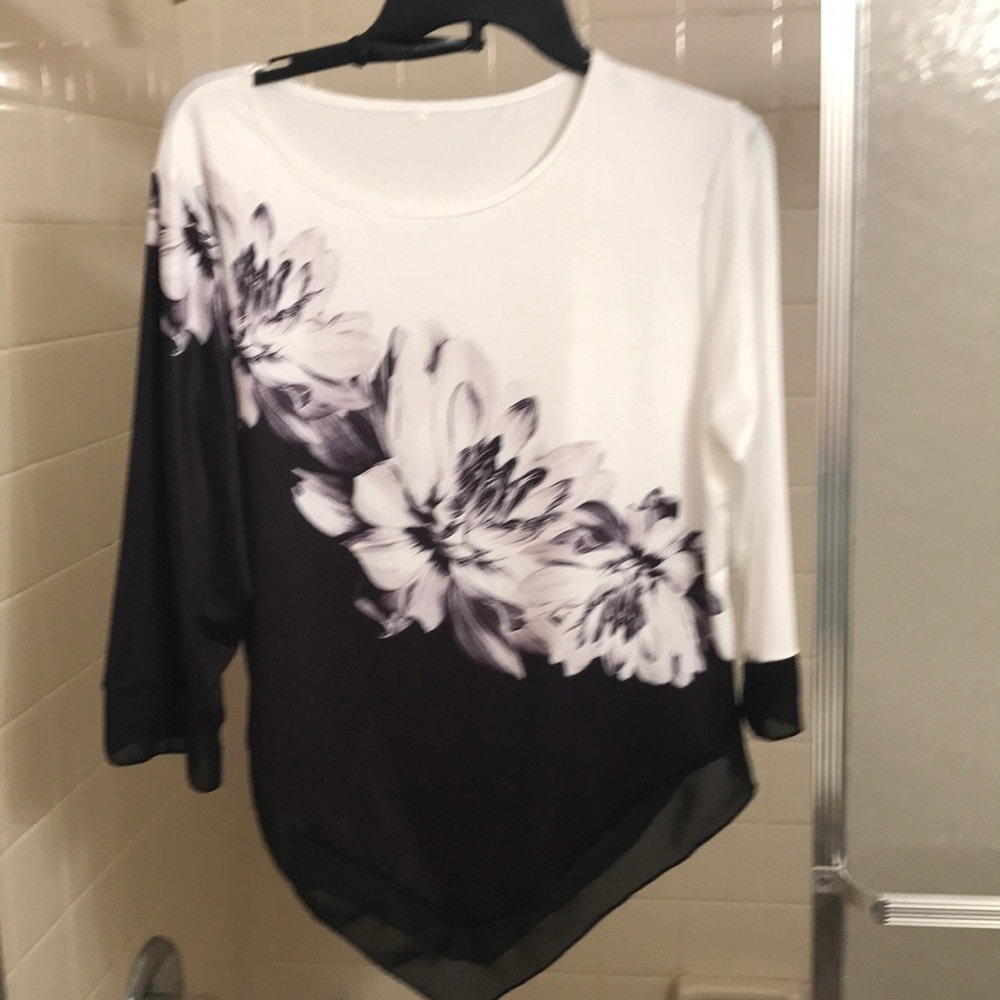 Extra large silky tunic. Fits large a large.